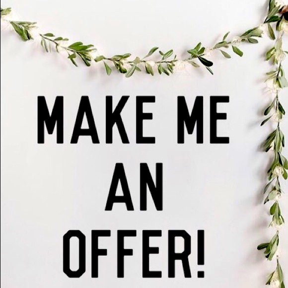 Meet your Posher, Nicole - Picture 1 of 1